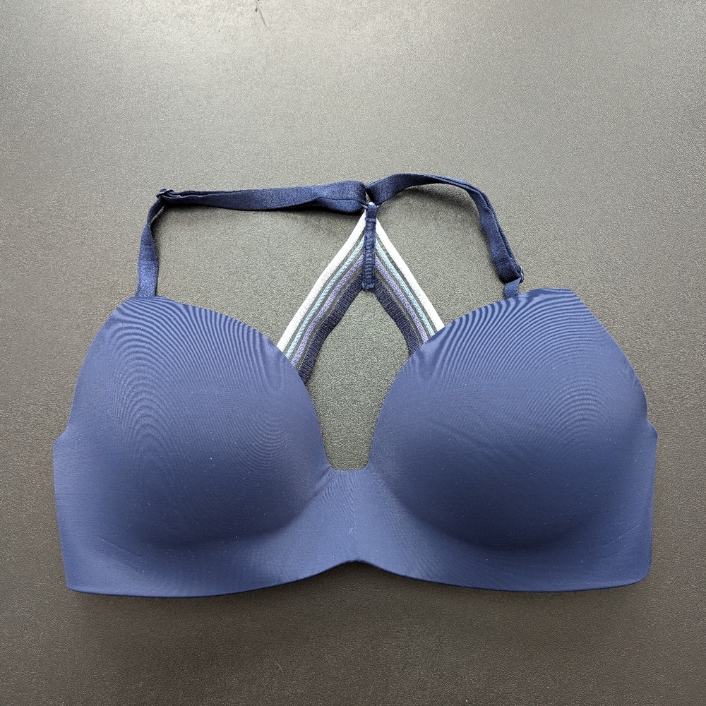 Victoria's Secret Blue Bra size 34D    Seamless Navy Blue Bra